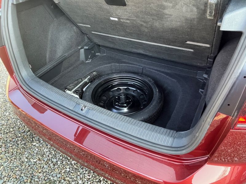 VOLKSWAGEN  Golf